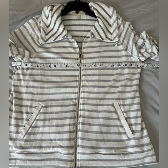 Michael Kors Active soft Jacket. All the way zip up. Size XL. White/gray. NWOT - Picture 6 of 7
